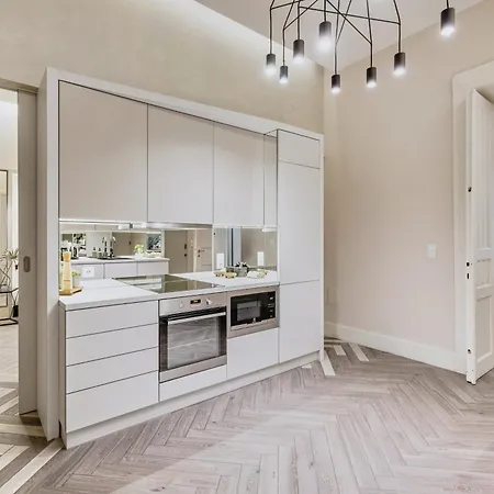 Luxe 3bed 3bath Steps To New York Cafe & Szimpla Kert *