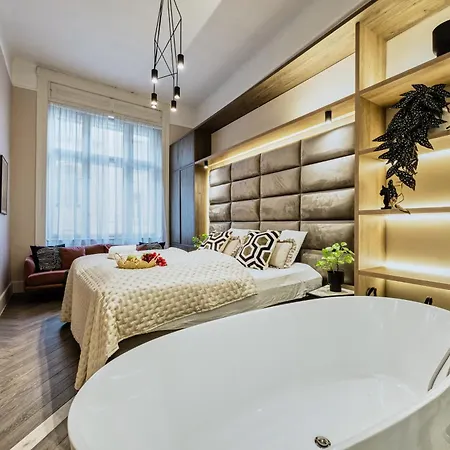 Luxe 3bed 3bath Steps To New York Cafe & Szimpla Kert 公寓