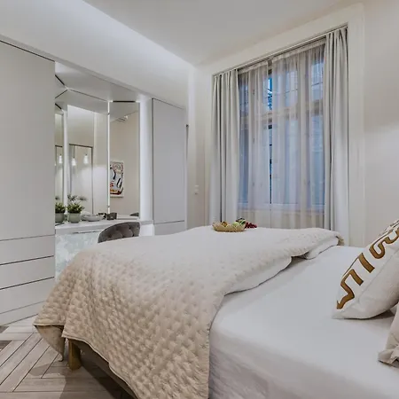 Luxe 3bed 3bath Steps To New York Cafe & Szimpla Kert *