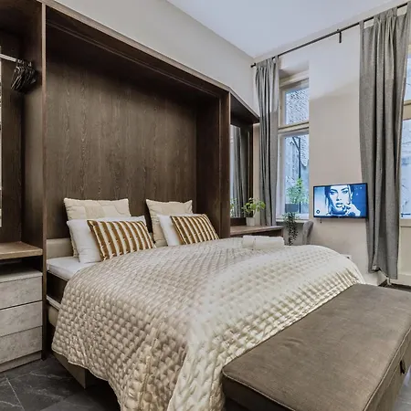 Luxe 3bed 3bath Steps To New York Cafe & Szimpla Kert *