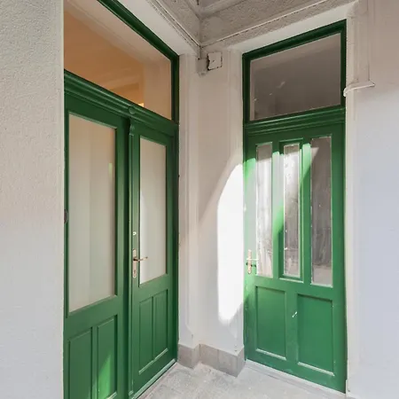 Luxe 3bed 3bath Steps To New York Cafe & Szimpla Kert *
