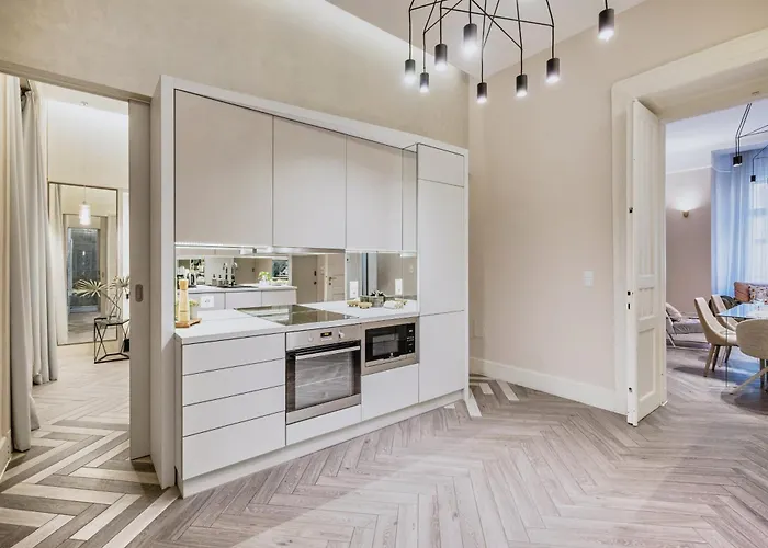 Luxe 3bed 3bath Steps To New York Cafe & Szimpla Kert *