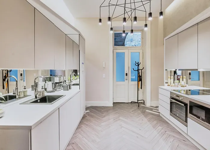 Apartment Luxe 3bed 3bath Steps To New York Cafe & Szimpla Kert