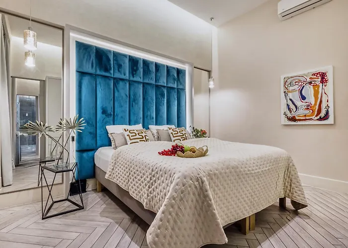 Luxe 3bed 3bath Steps To New York Cafe & Szimpla Kert Apartment *