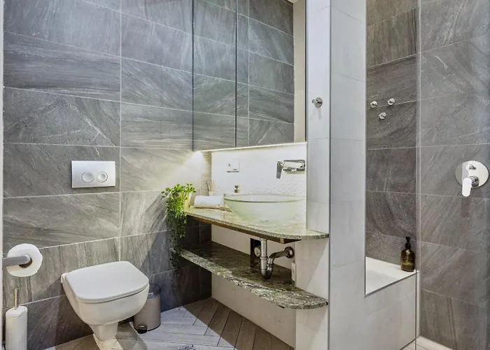 Luxe 3bed 3bath Steps To New York Cafe & Szimpla Kert Apartment