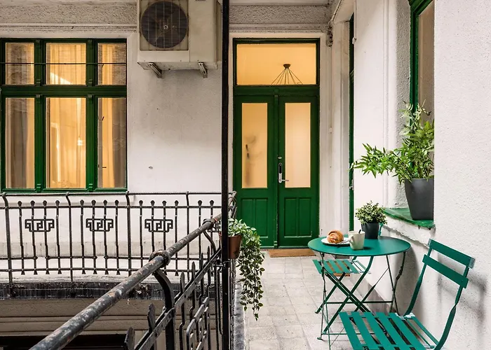 Apartment Luxe 3bed 3bath Steps To New York Cafe & Szimpla Kert