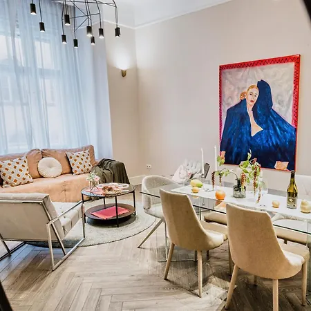 Luxe 3bed 3bath Steps To New York Cafe & Szimpla Kert بودابست