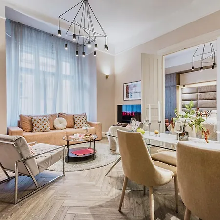 Luxe 3bed 3bath Steps To New York Cafe & Szimpla Kert Budapest