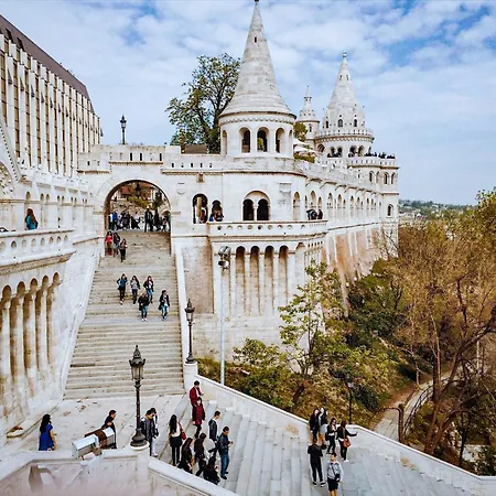 Luxe 3bed 3bath Steps To New York Cafe & Szimpla Kert شقة