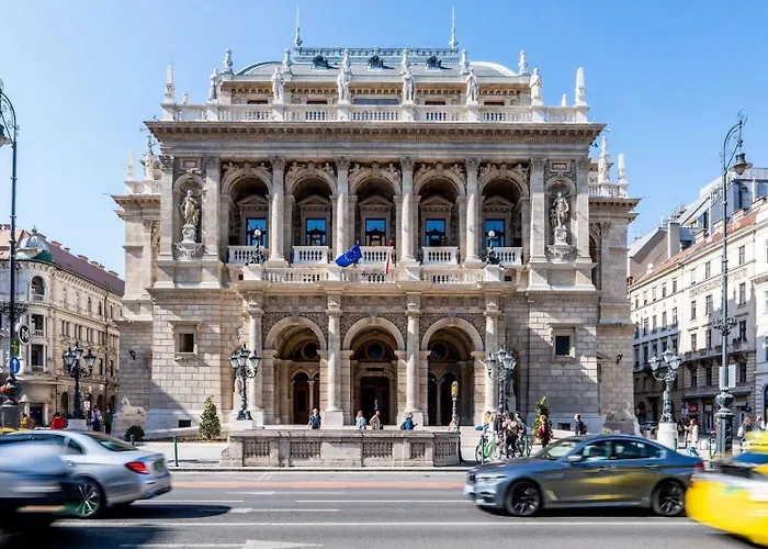 Luxe 3bed 3bath Steps To New York Cafe & Szimpla Kert شقة