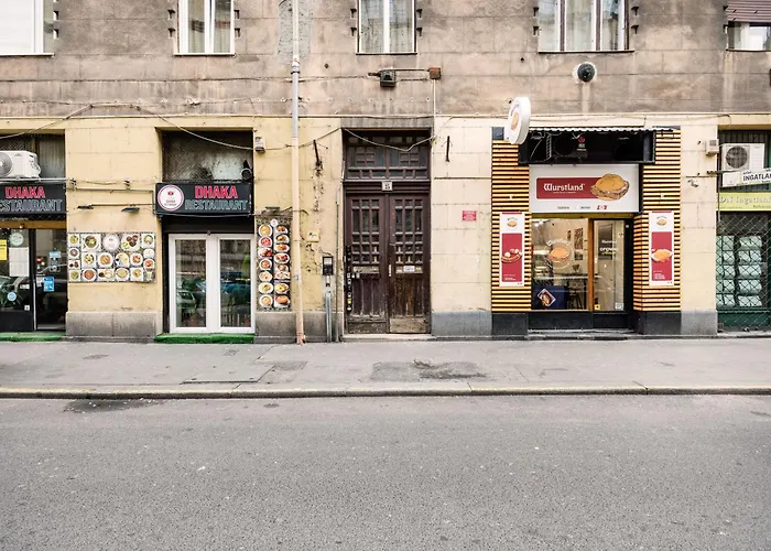 Luxe 3bed 3bath Steps To New York Café&szimpla Kert